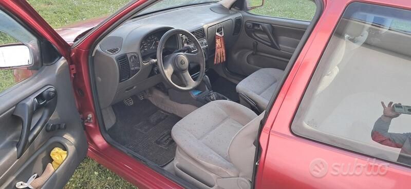 Usata VW Polo 45 CV (33 kW) 1995 Rosso Utilitaria