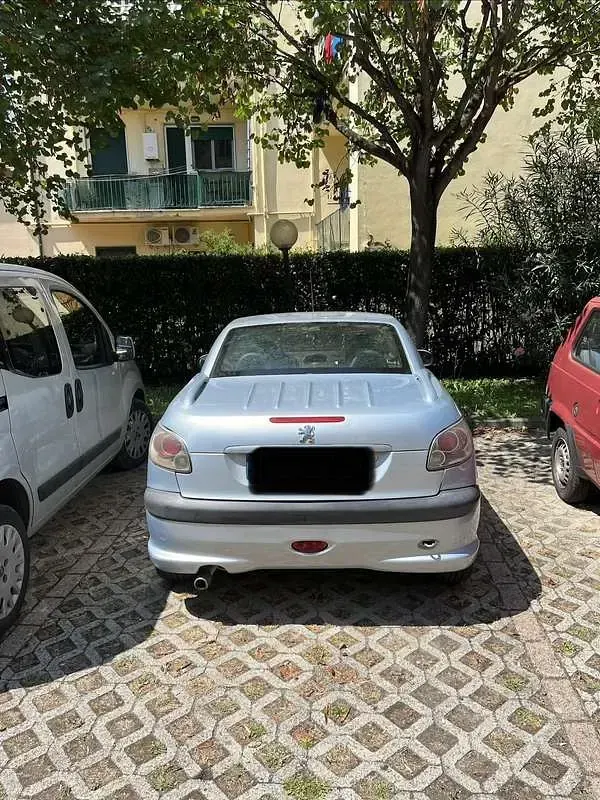 Usata Peugeot 206 CC 109 CV (80 kW) 2003 Cabrio