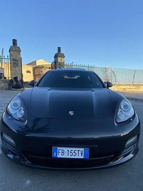 Usata Porsche Panamera 250 CV (183 kW) 2012 Utilitaria