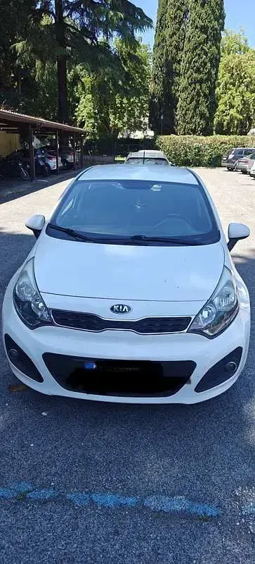 Usata Kia Rio Active 86 CV (63 kW) 2014 Berlina