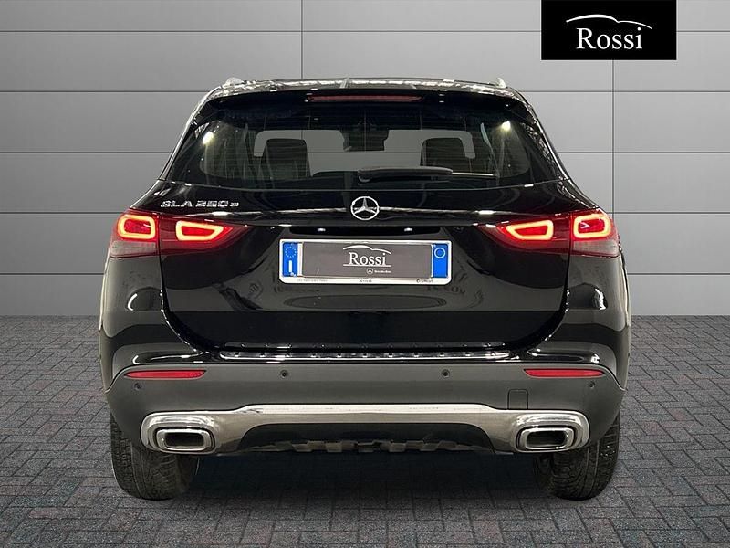Usata Mercedes GLA250 161 CV (118 kW) 2021 Grigio chiaro SUV