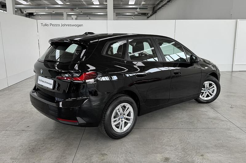 Usata BMW 218 Comfort Edition 140 CV (102 kW) 2023 Nero lacca Station wagon
