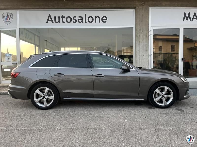 Usado Audi A4 Advanced 204 CV (150 kW) 2022 Gris Familiar