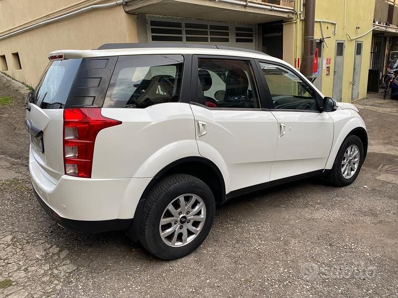 Usata Mahindra XUV500 140 CV (102 kW) 2018 Bianco SUV