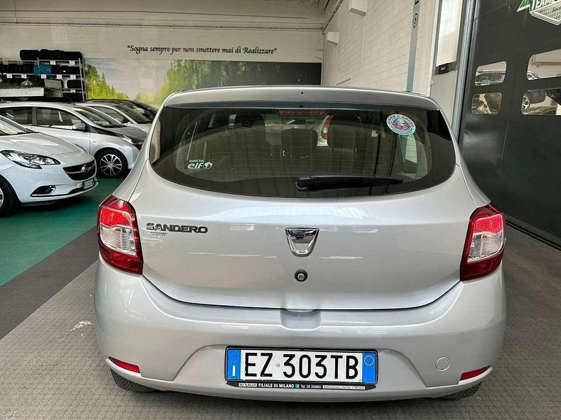 Usata Dacia Sandero Lauréate 75 CV (55 kW) 2015 Argento Berlina