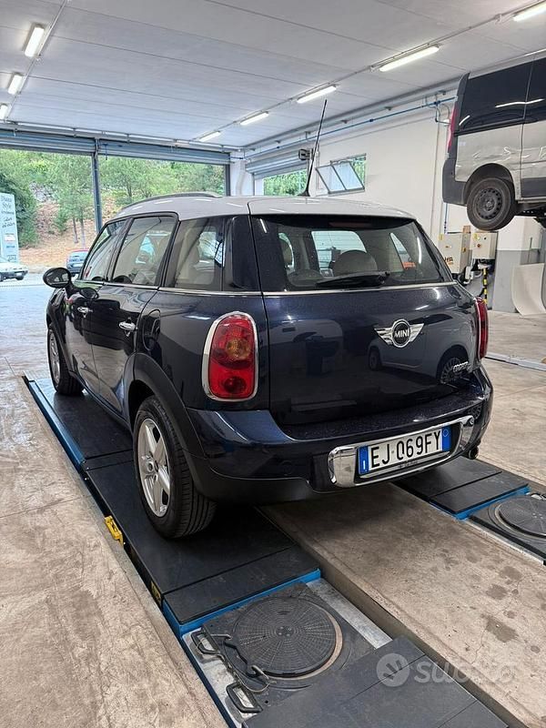 Second-hand Mini Cooper D Countryman 111 CP (81 kW) 2011 Albastru SUV