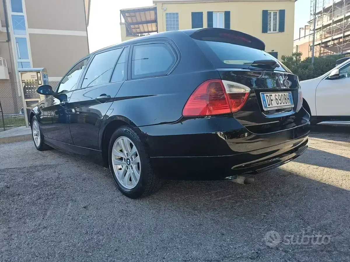 Usata BMW 320 Efficient Dynamics 177 CV (130 kW) 2007 Nero Station wagon