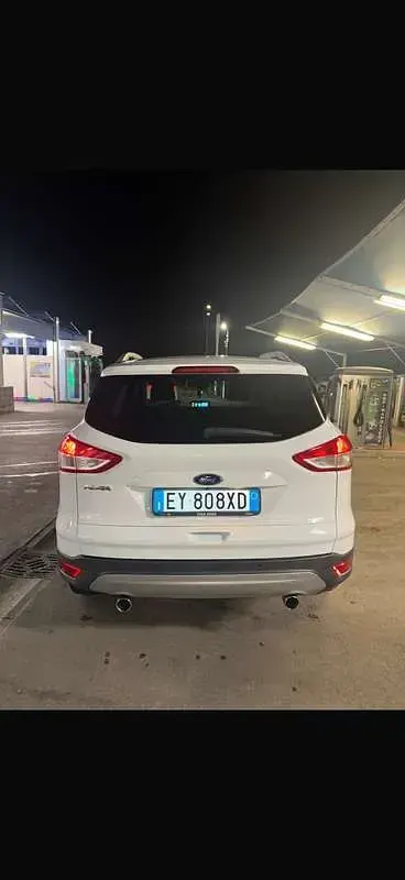Usata Ford Kuga Titanium 120 CV (88 kW) 2015 Bianco SUV