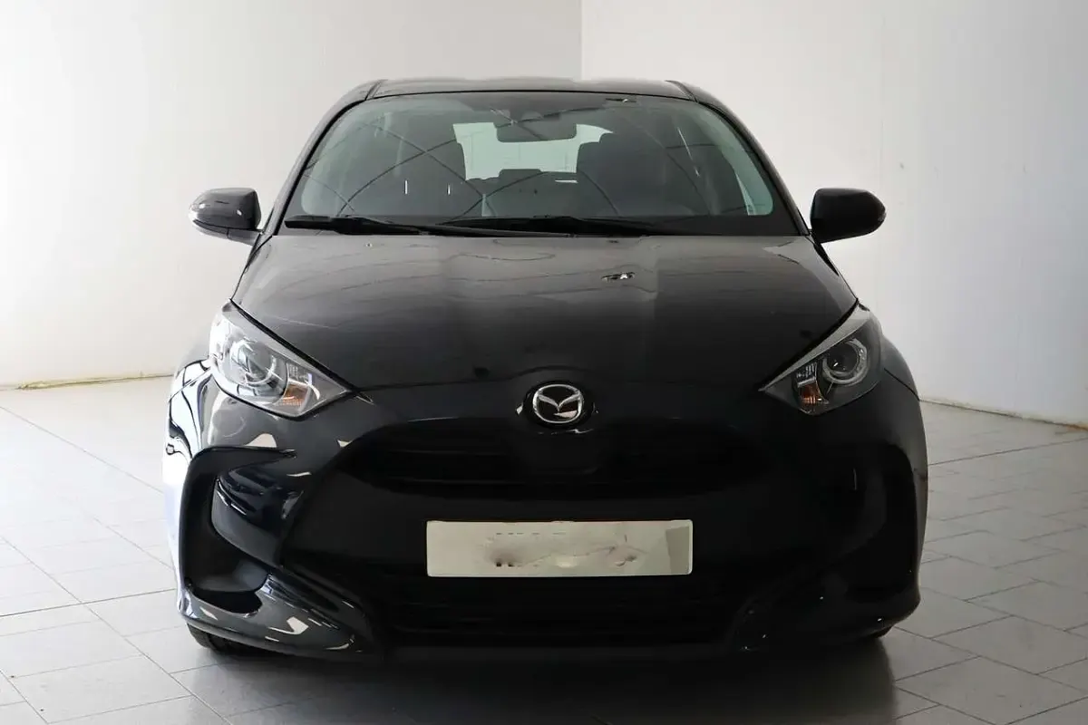 Begagnad Mazda 2 92 HK (67 kW) 2023 Svart Halvkombi