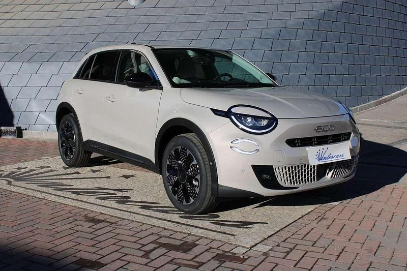 Nuova Fiat 600 La Prima 101 CV (74 kW) 2025 Beige SUV