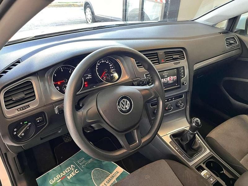 Usata VW Golf VII Trendline 90 CV (66 kW) 2016 Bianco Utilitaria
