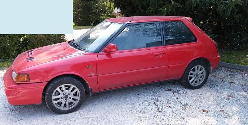 Usata Mazda 323 1993 Rosso