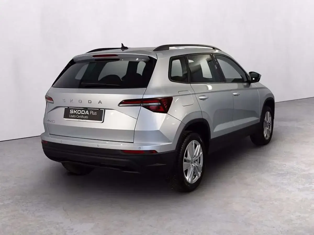 Usata Skoda Karoq Selection 116 CV (85 kW) 2024 Argento brillante metallizzato SUV