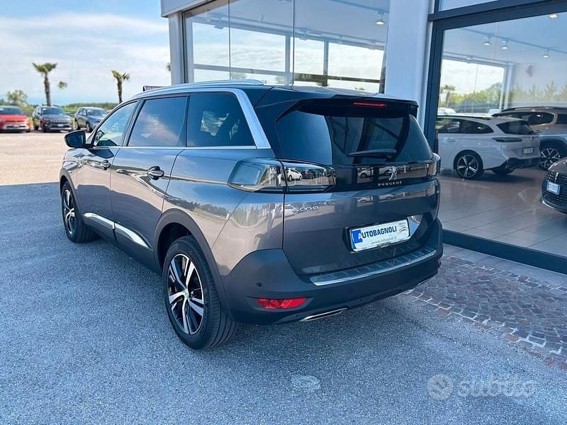Usata Peugeot 5008 GT 131 CV (96 kW) 2024 Grigio SUV