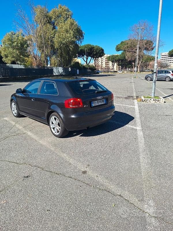 Usata Audi A3 Ambition 105 CV (77 kW) 2010 Grigio Utilitaria