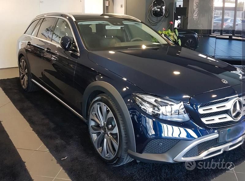 Blu Usata 2019 Mercedes E220 All-Terrain Station wagon | 22.900 € (Ottimo prezzo) - Immagine 1/4