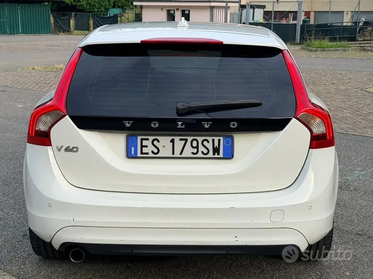 Usata Volvo V60 115 CV (84 kW) 2013 Bianco Station wagon