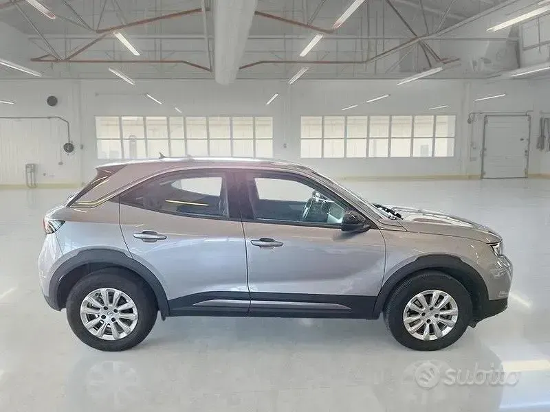 Usata Opel Mokka Edition 100 CV (73 kW) 2023 Grigio SUV