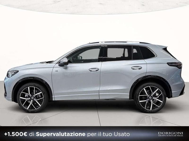 Nuova VW Tiguan R-line 193 CV (141 kW) 2025 F0 dolomite silver metallizzato SUV