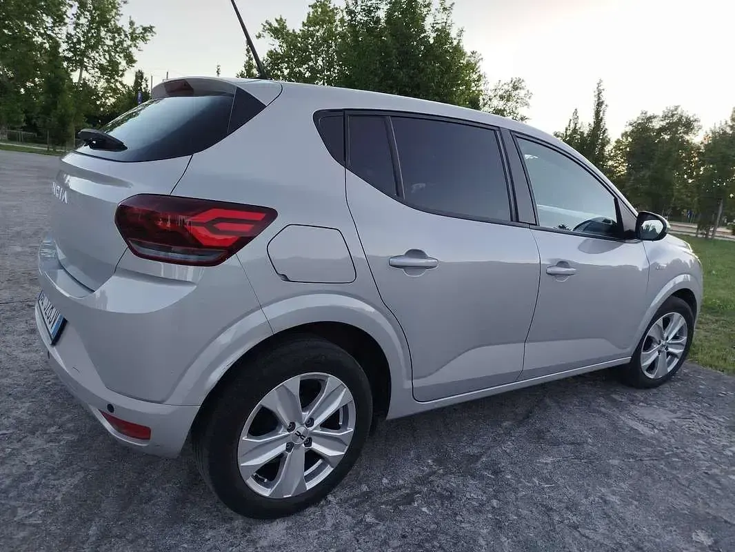 Brugt Dacia Sandero Expression 67 HK (49 kW) 2023 Grå Sedan
