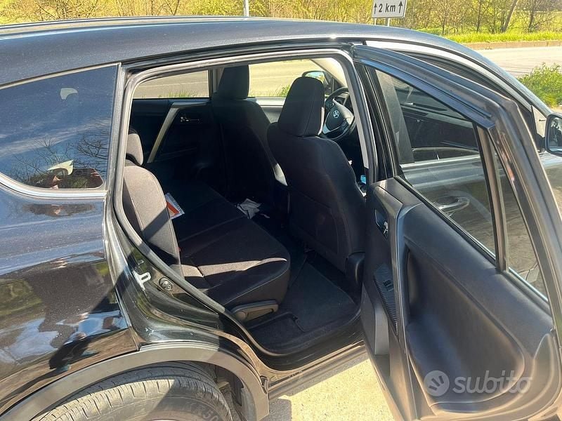 Begagnad Toyota RAV4 Style 125 HK (91 kW) 2014 Svart SUV