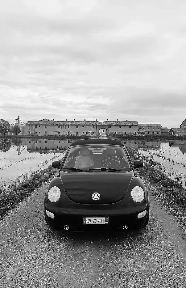 Usata VW New Beetle 101 CV (74 kW) 2005 Nero Utilitaria