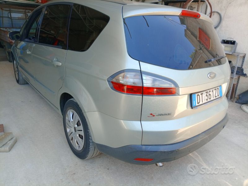 Usata Ford S-MAX S 2009 Grigio Monovolume