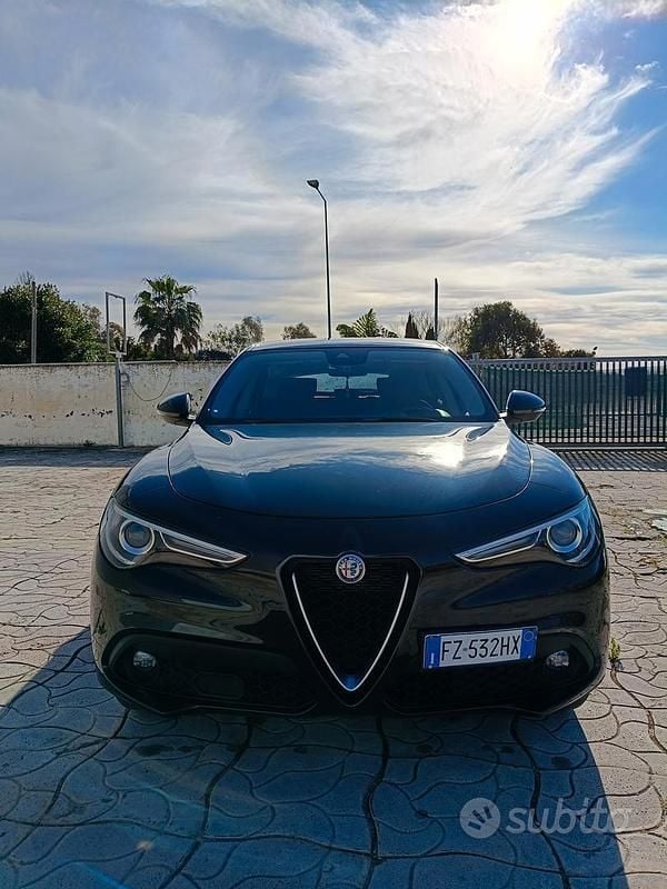 Usata Alfa Romeo Stelvio 190 CV (139 kW) 2019 Nero SUV