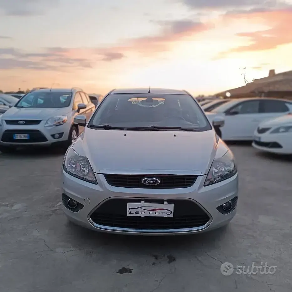 Usata Ford Focus 90 CV (66 kW) 2009 Grigio Station wagon