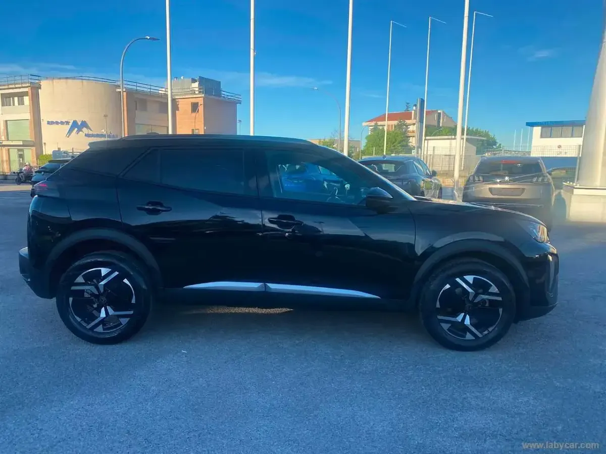 Usata Peugeot 2008 Allure 102 CV (75 kW) 2025 Nero SUV