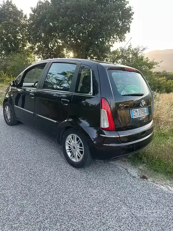 Usata Lancia Musa 95 CV (69 kW) 2012 Monovolume