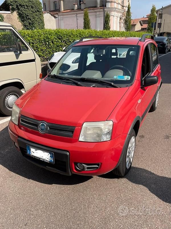 Usata Fiat Panda 4x4 60 CV (44 kW) 2005 Rosso Utilitaria