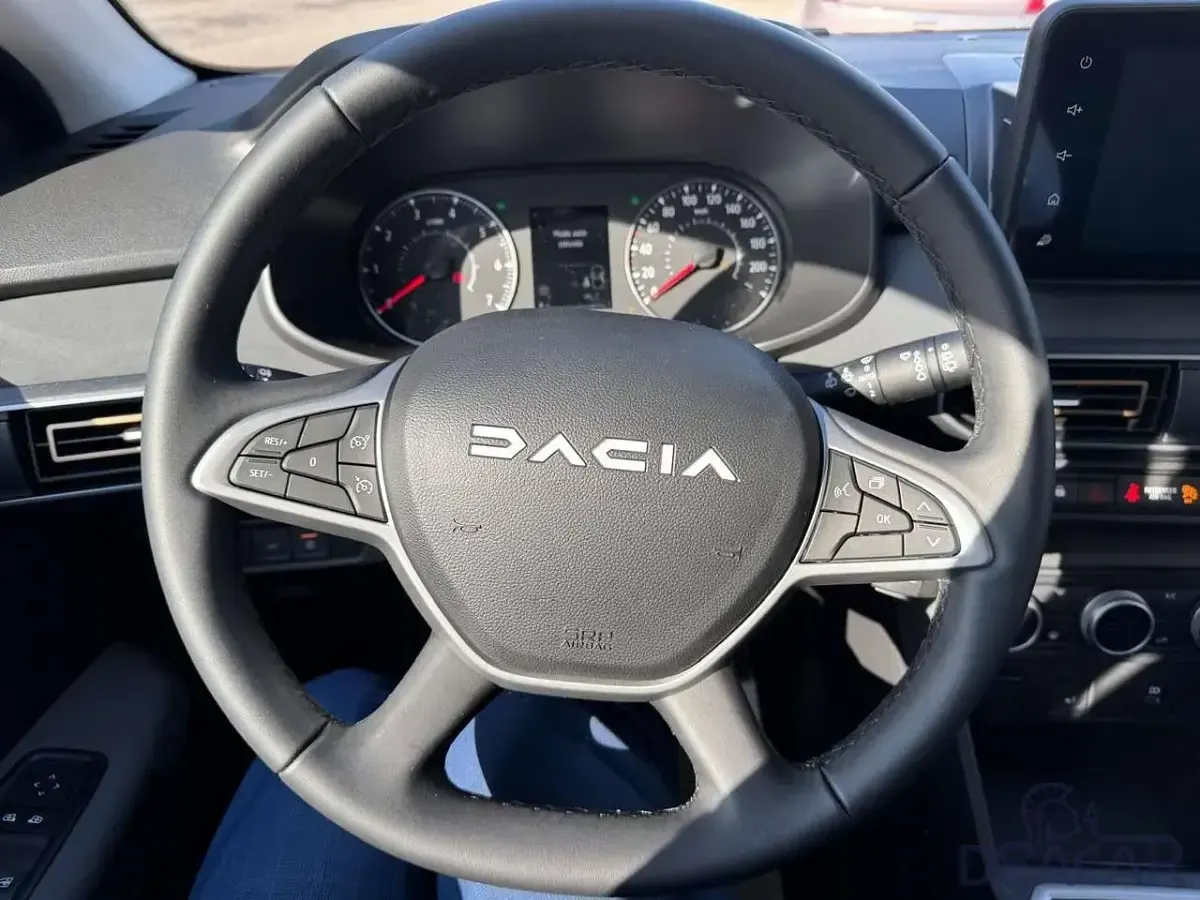 Nuova Dacia Sandero Essentiel 122 CV (89 kW) 2026 Bianco Berlina