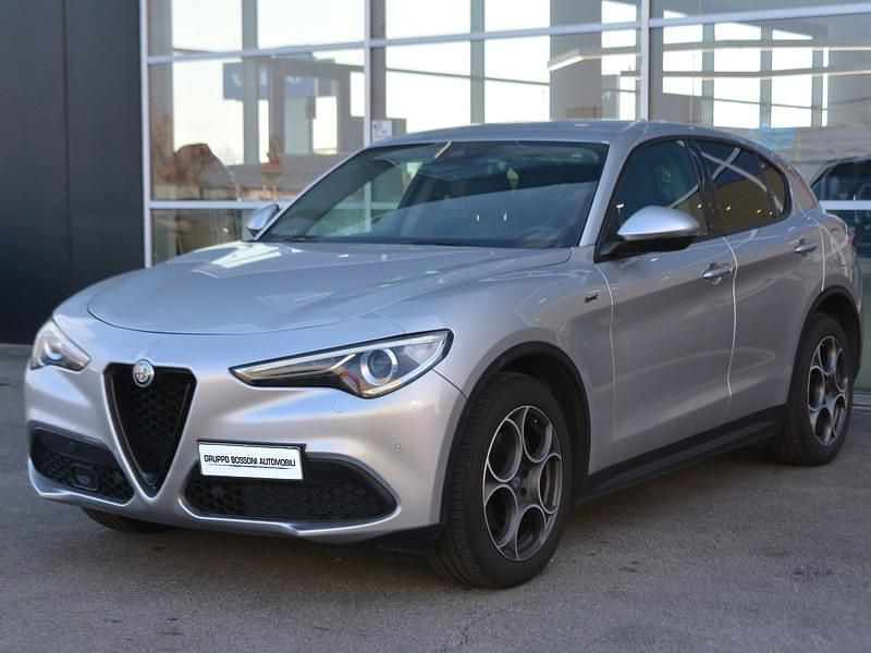 Grigio Usata 2020 Alfa Romeo Stelvio Sprint SUV | 26.900 € (Cara) - Immagine 1/4