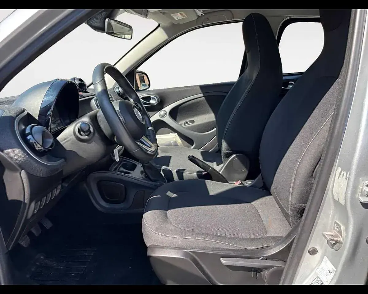 Usata Smart ForFour Passion 71 CV (52 kW) 2016 Nero Utilitaria