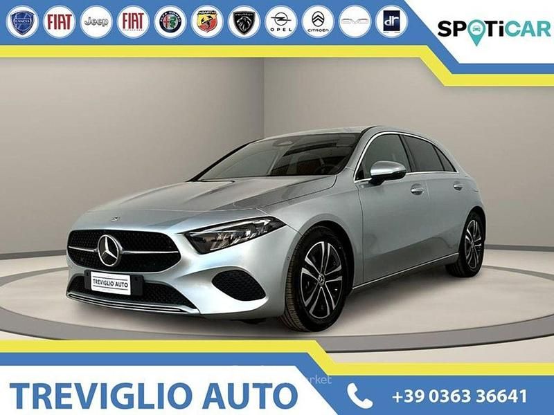 Nuova Mercedes A180 Advanced 116 CV (85 kW) 2025 Grigio / metallizzato Berlina
