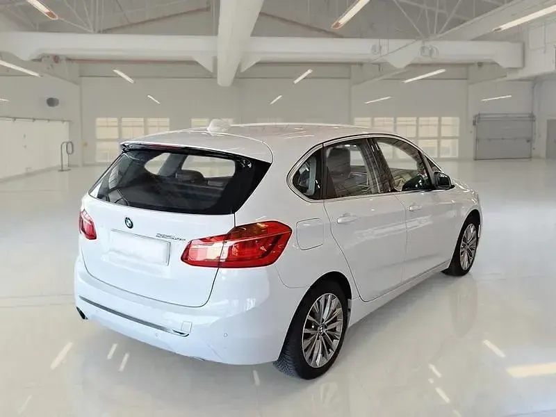 Usata BMW 225 Active Tourer iPerformance 136 CV (100 kW) 2021 Bianco Monovolume