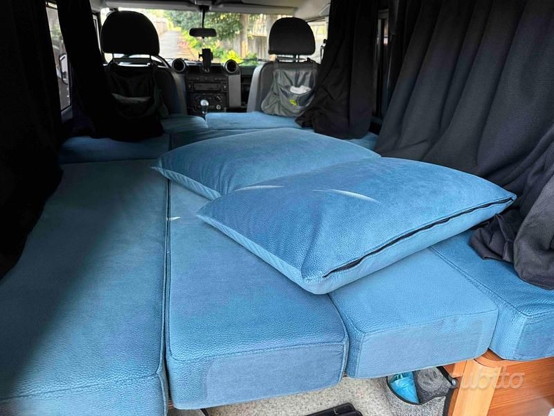 Usata Land Rover Defender 2007 Bianco SUV