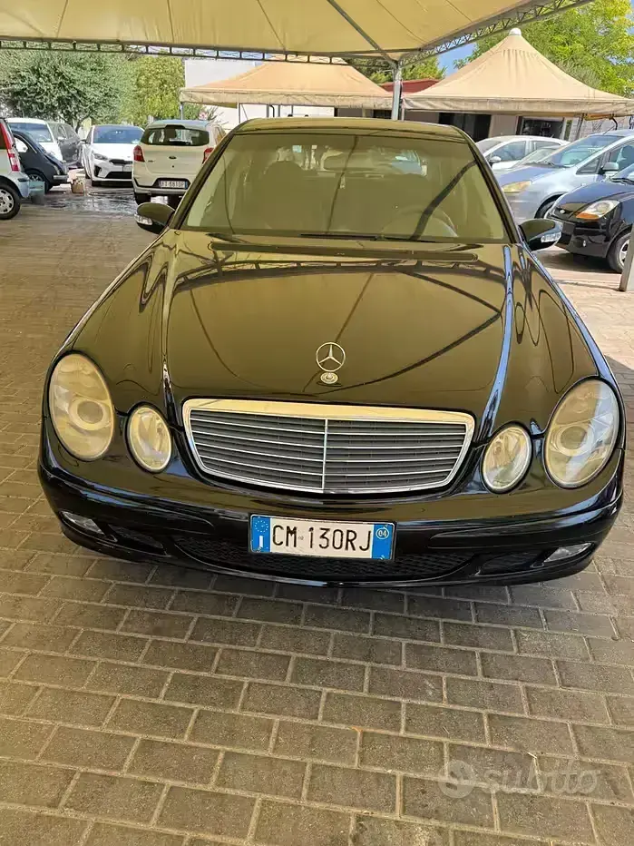 Usata Mercedes E220 Classic 150 CV (110 kW) 2004 Berlina