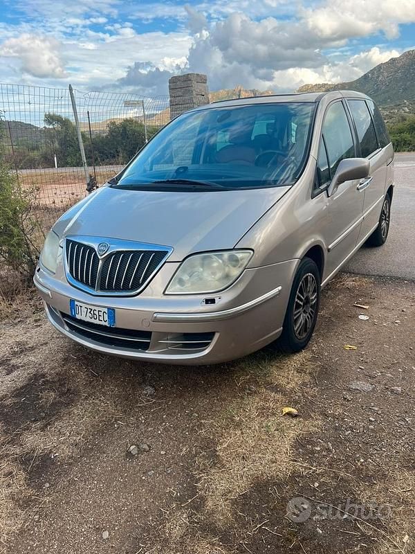 Usata 2009 Lancia Phedra Monovolume | 900 € (Buon prezzo) - Immagine 1/4