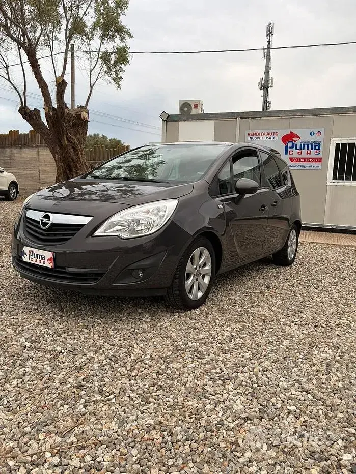 Usata Opel Meriva Cosmo 101 CV (74 kW) 2013 Grigio Monovolume