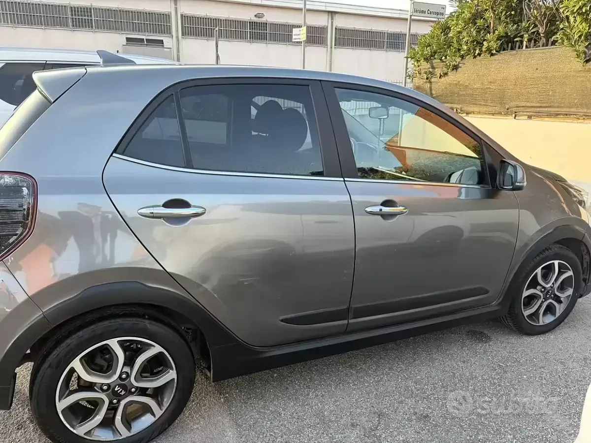 Usata Kia Picanto 67 CV (49 kW) 2021 Grigio Utilitaria