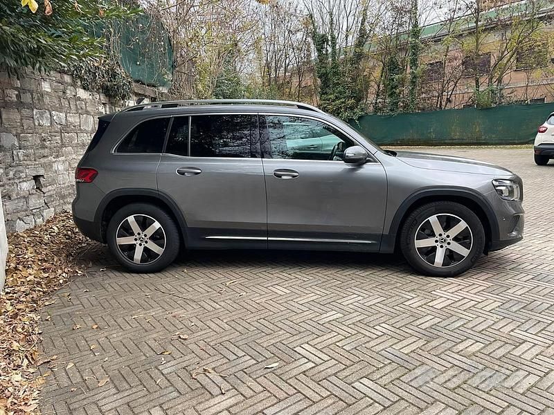 Usata Mercedes GLB200 Premium 163 CV (119 kW) 2020 Grigio SUV