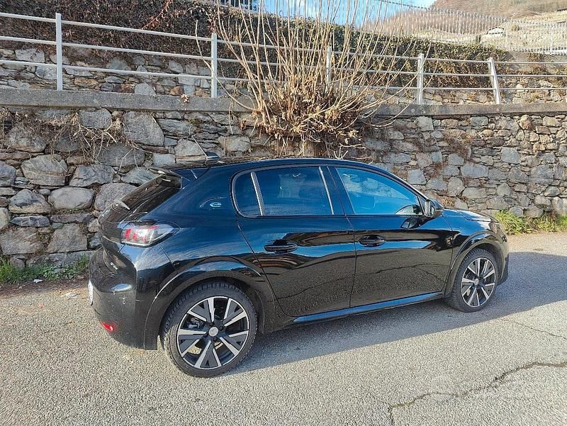 Usata Peugeot 208 GT-line 100 kW (136 CV) 2020 Utilitaria