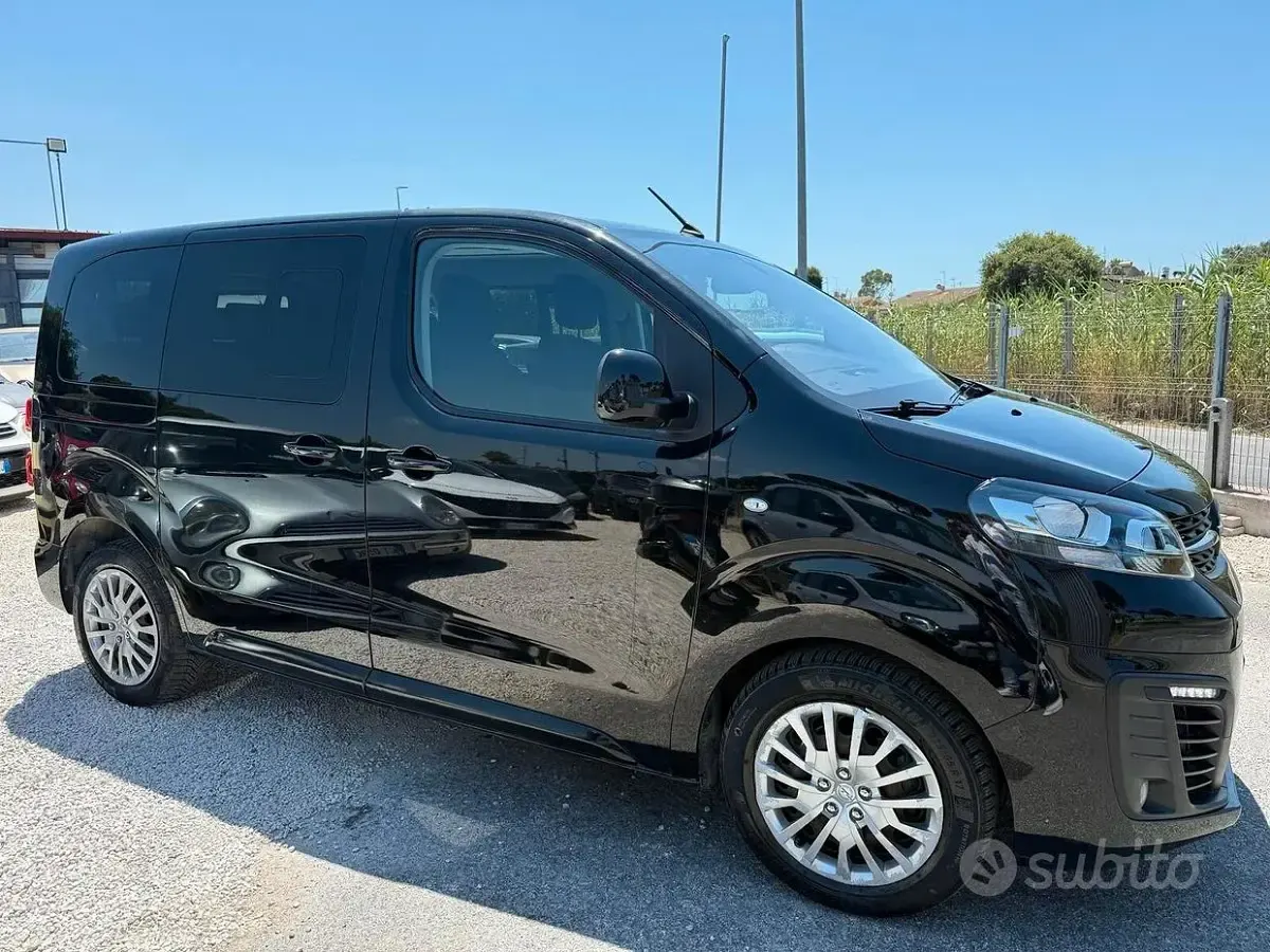 Usata Opel Zafira Life S 120 CV (88 kW) 2020 Nero Monovolume