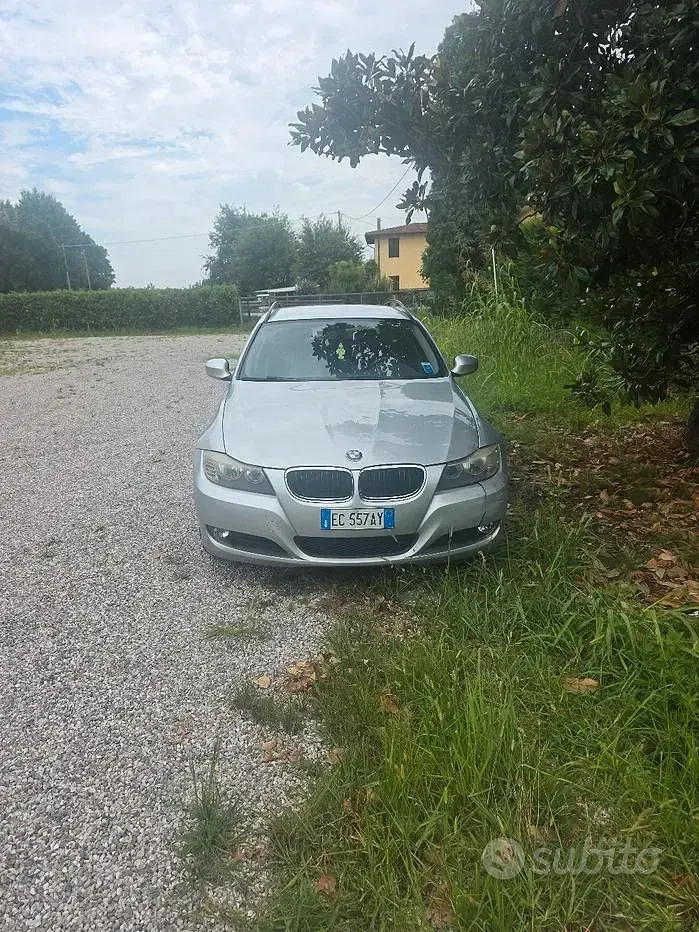 Usata BMW 318 143 CV (105 kW) 2010 Grigio Station wagon