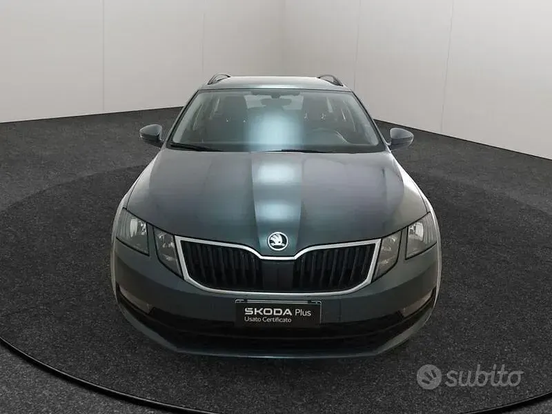 Usata Skoda Octavia Executive 116 CV (85 kW) 2020 Grigio Station wagon