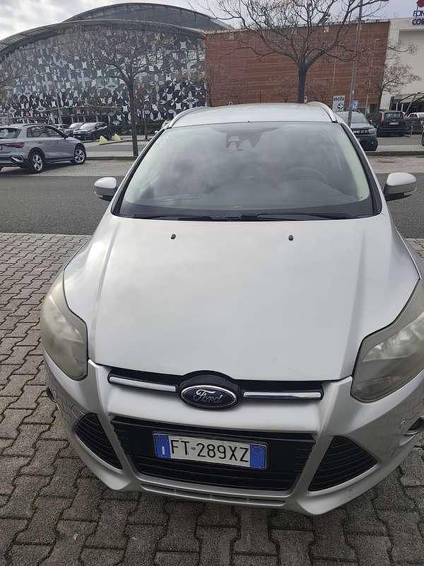 Usata Ford Focus Titanium 116 CV (85 kW) 2012 Argento Station wagon