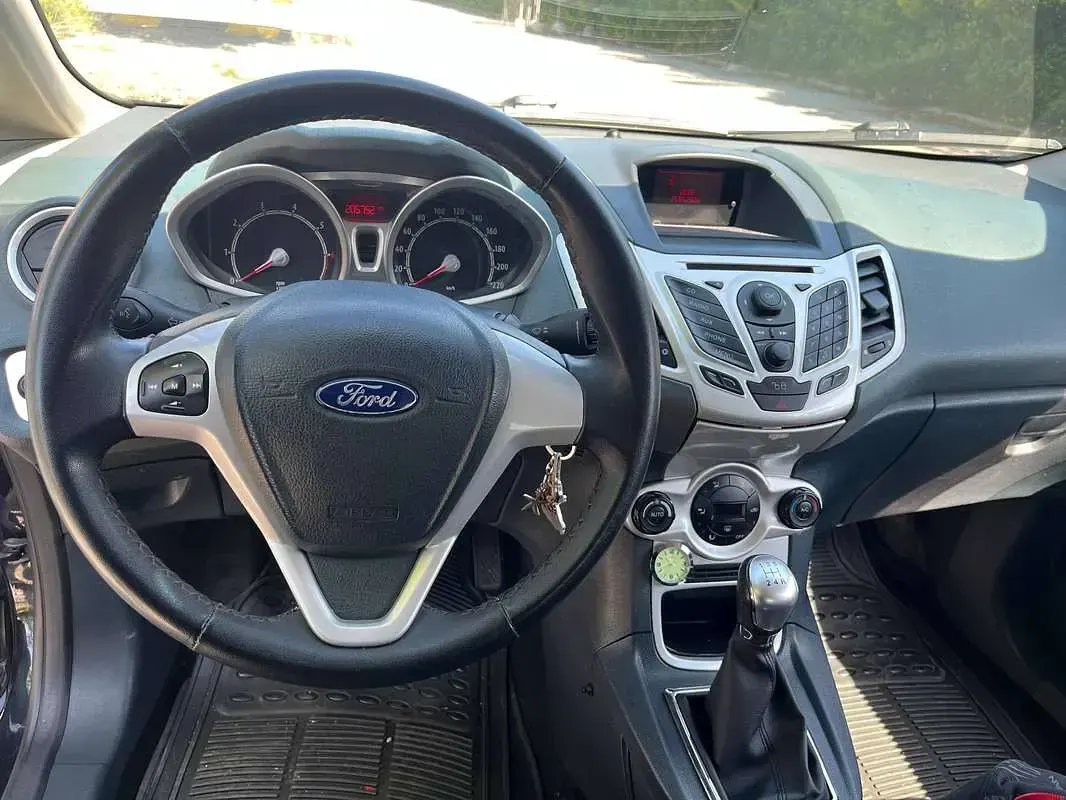 Usata Ford Fiesta 95 CV (69 kW) 2010 Nero Berlina