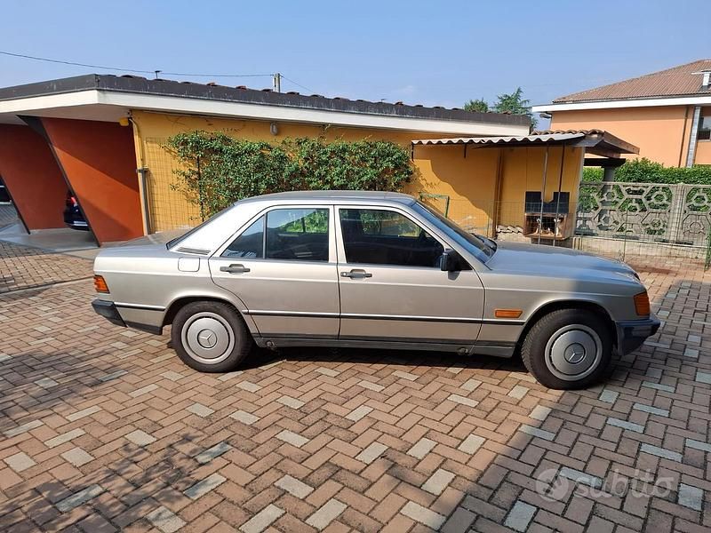 Usata 1985 Mercedes 190 Tre volumi | 4500 € - Immagine 1/4